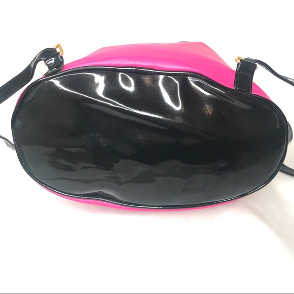 JUICY COUTURE PINK & BLACK PATENT BUCKET BACKPACK - Picture 5 of 16